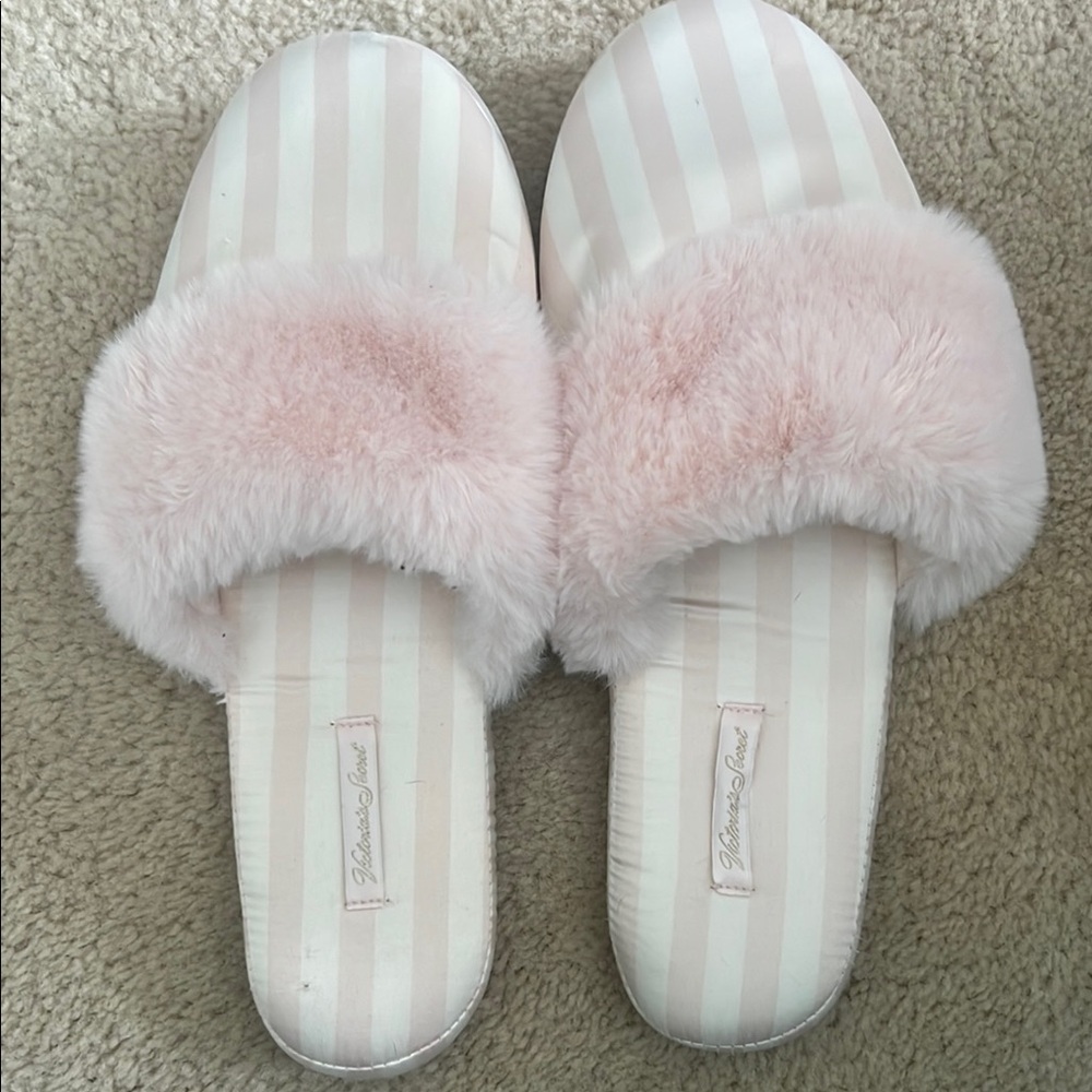Victoria Secret Women's Pink Fuzzy Slippers